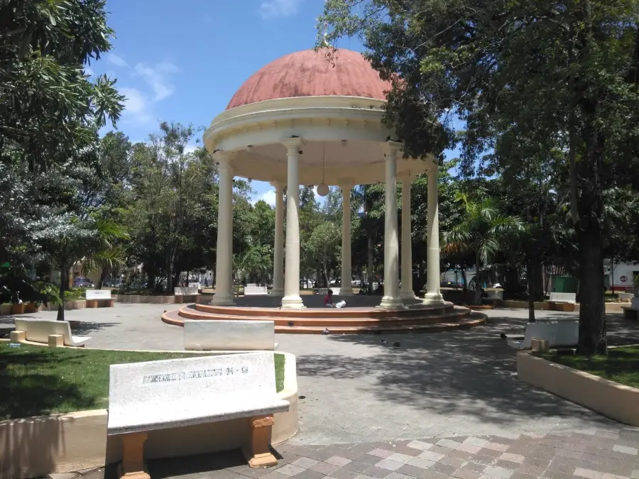 Parque Central de Baní